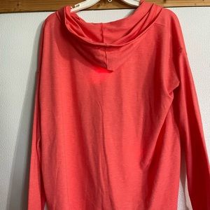 AVTIVE SIZE L HOODIE PULL OVER LONG SLEEVE 3 EYE LITS WITH STRING PEACH COLORED.
